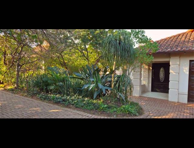 4 BEDROOM HOUSE FOR SALE IN PORT ZIMBALI